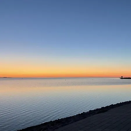 Mit Sauna Und Kamin Nahe Am Gruenen