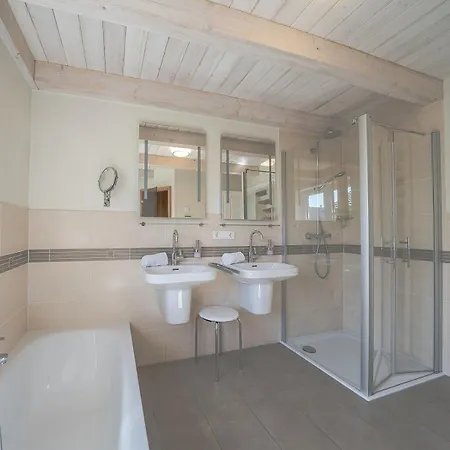 בית נופש Mit Sauna Und Kamin Nahe Am Gruenen